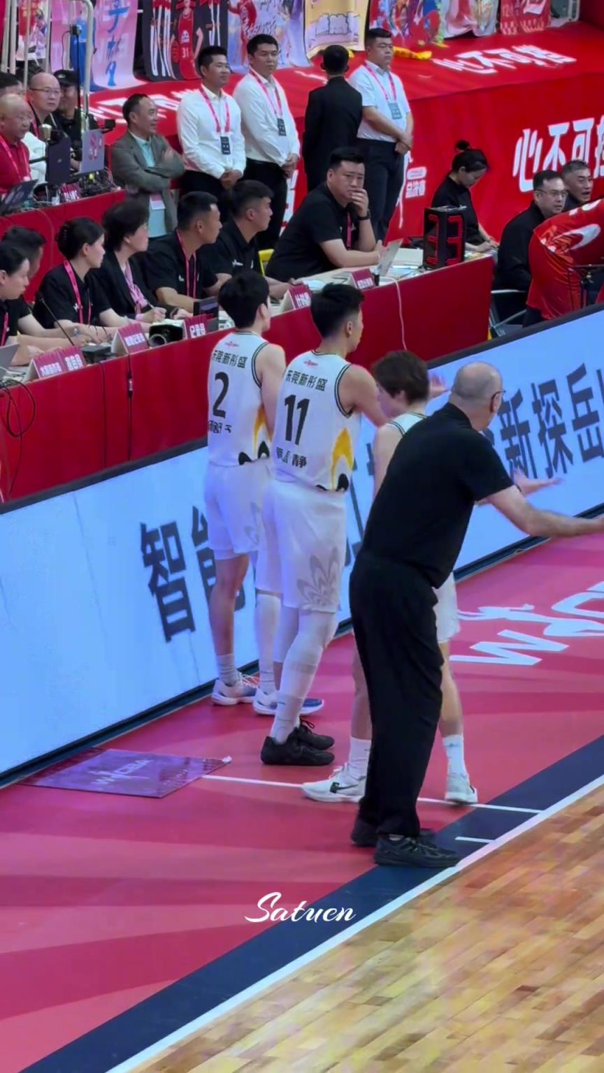 无奈的一家三口！绝望的教练，气疯了的皮总！