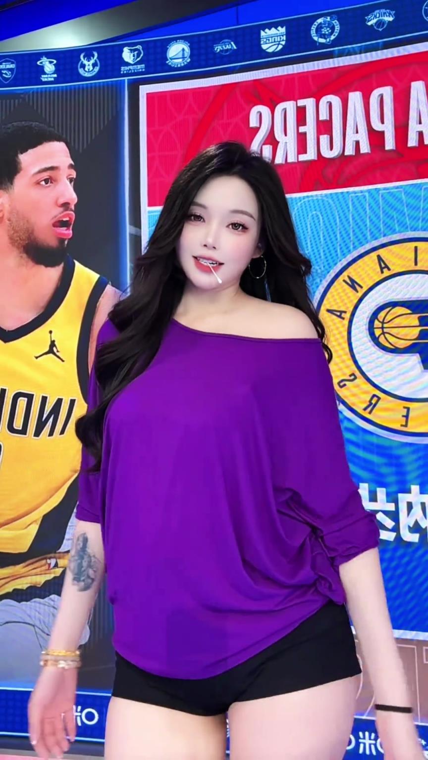 美女主播小太阳：年轻的将军意气风发！ 哈利伯顿强的可怕